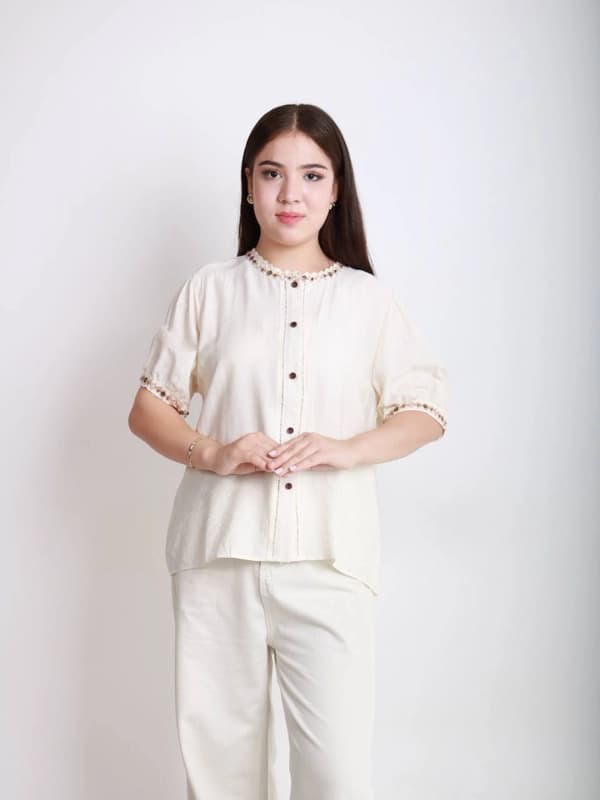 Женская светлая блузка с пуговицами и кружевной отделкой, короткий рукав, повседневная
