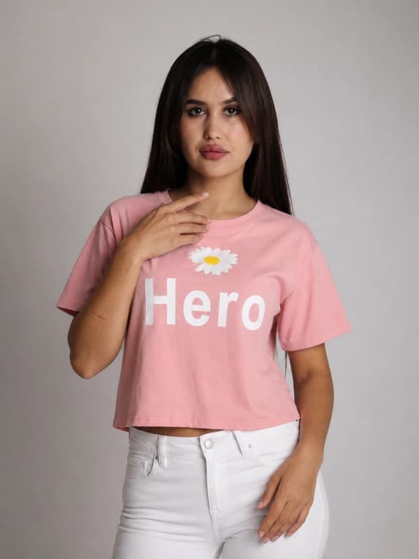 Футболка женская укороченная с принтом Hero, свободная повседневная модель